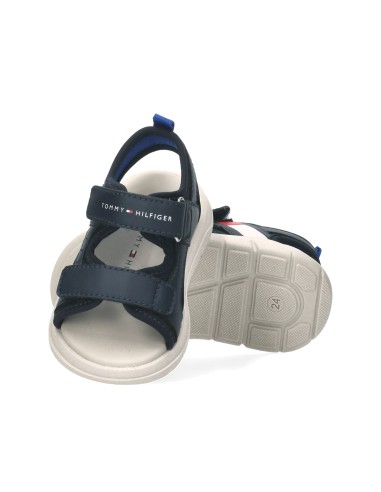 Tommy Hilfiger sandalo sostenibile